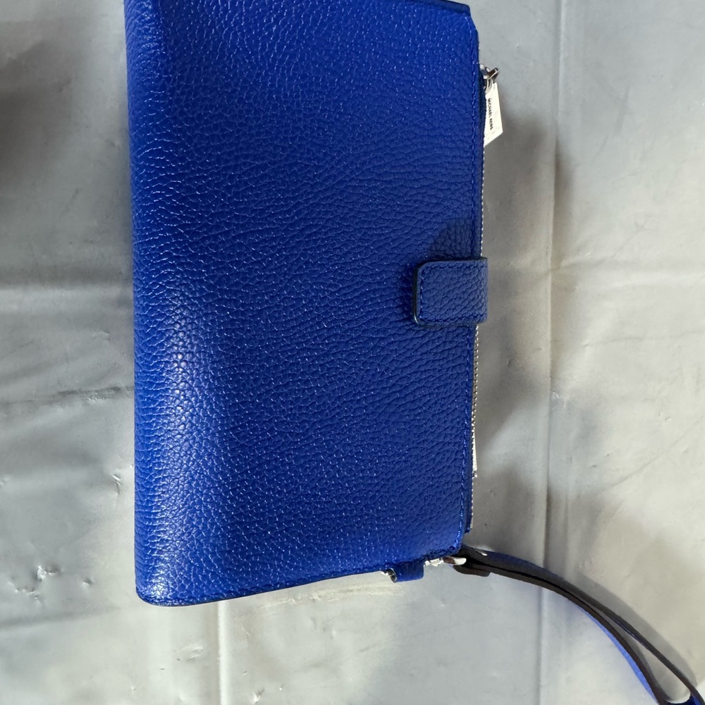 Michael Kors Blue Mercer Leather Convertible Tote with matching wallet - Picture 13 of 16